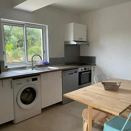 Lumineux T2 Avec Terrasse Et Jardin * Calvi (Corsica)