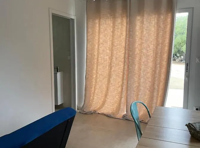 Lumineux T2 Avec Terrasse Et Jardin